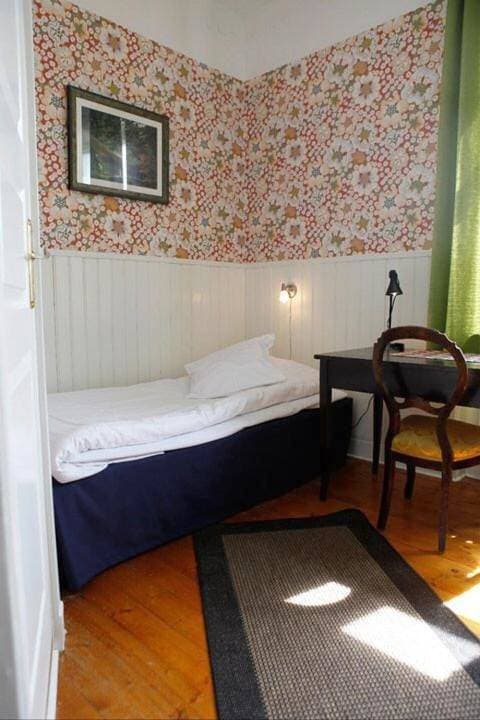 Foto 4 von 5: Double Room with Shared Bathroom