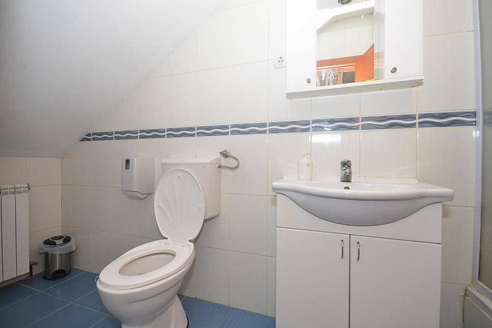 Foto 9 von 12: Double Room with Shower
