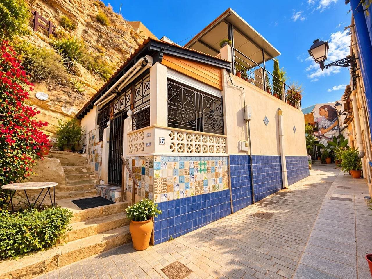 Komfortables Haus mit Meerblick in Alicante + Garten 1