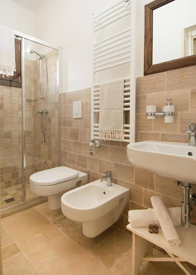 Foto 11 von 12: Double Room with Private Bathroom