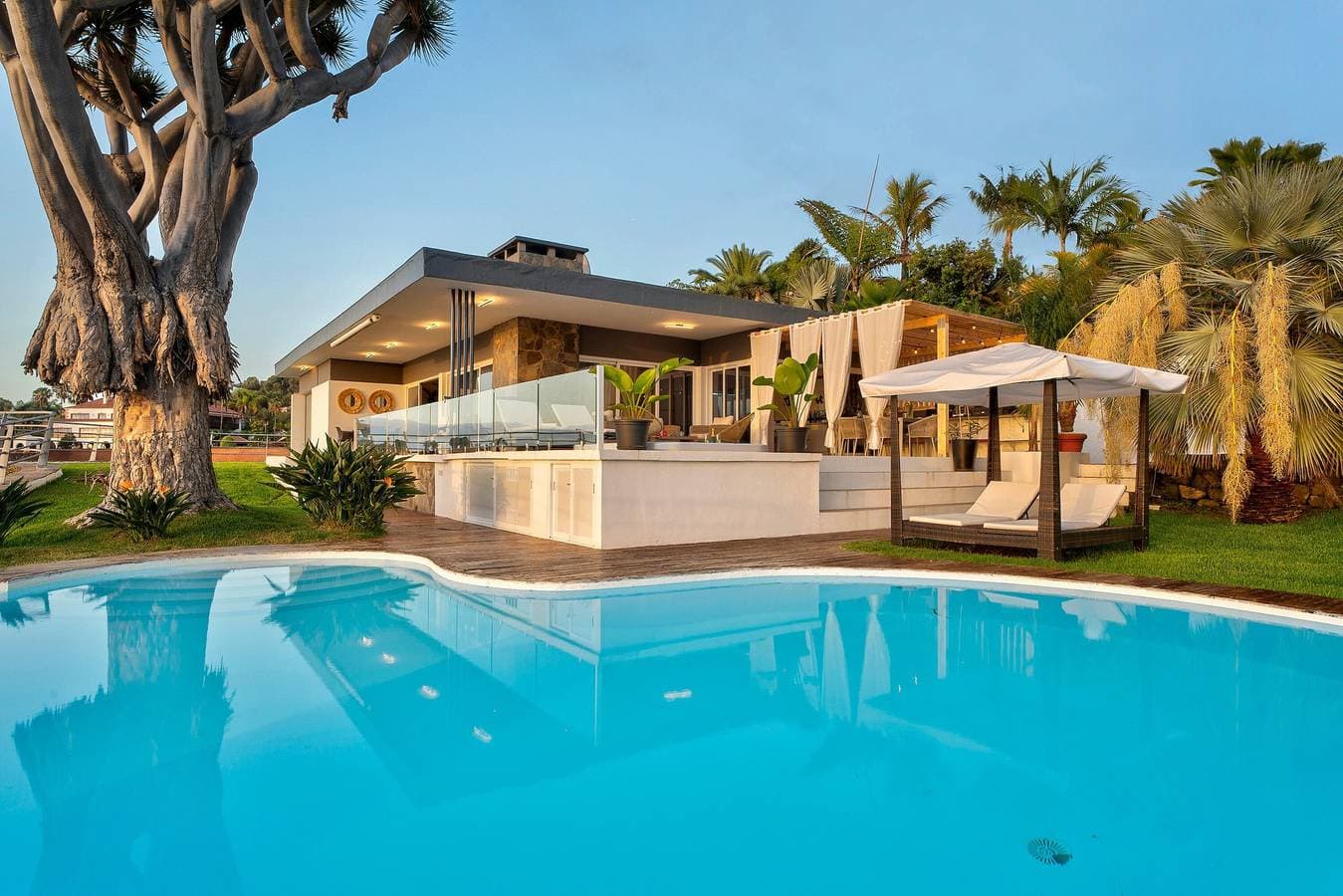 Foto 2 von 41: Ferienhaus "Villa Bahía de Michel" mit Meerblick, Pool, Garten & WLAN