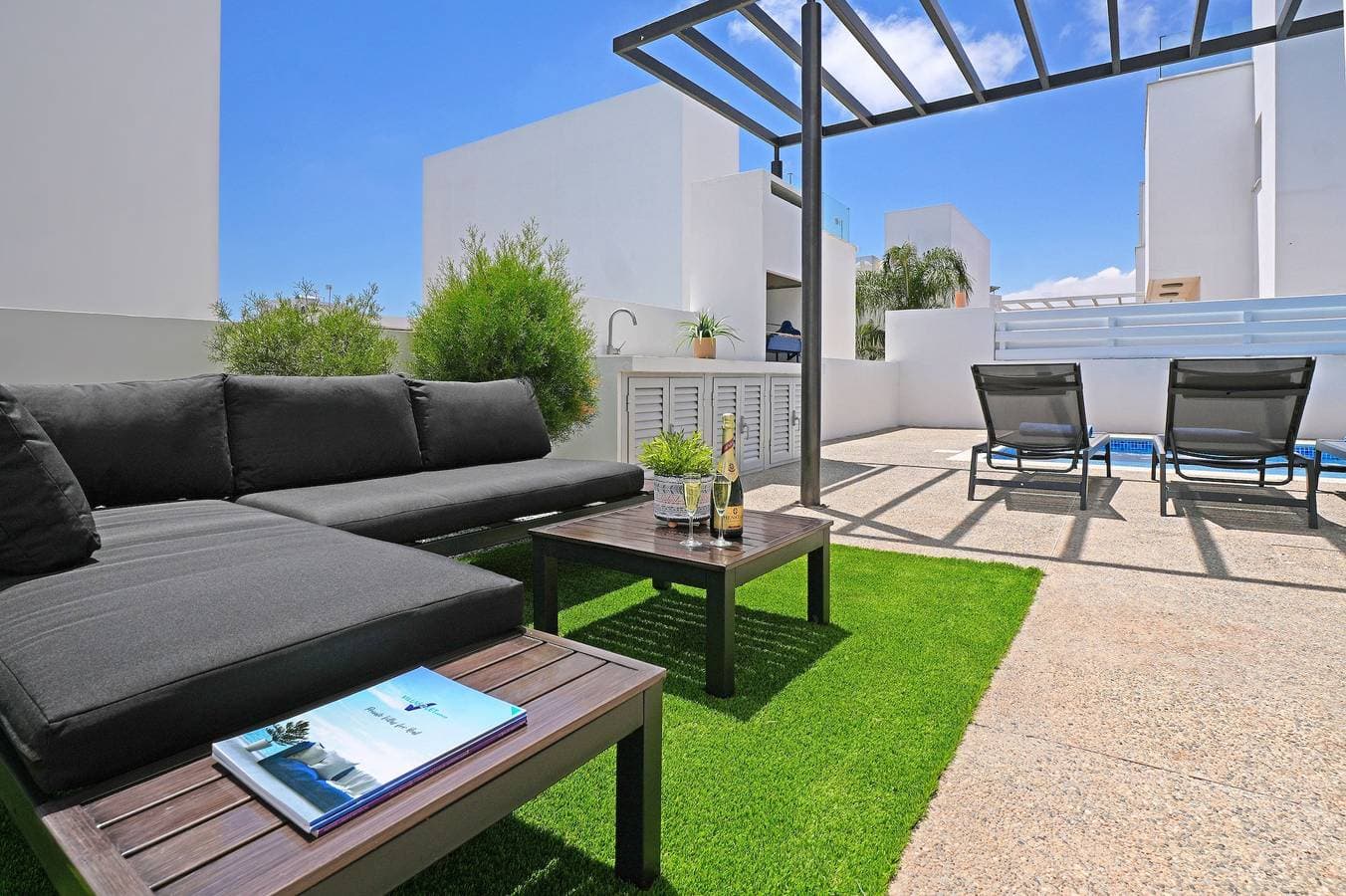 Foto 6 von 38: Villa für 7 Personen mit Balkon