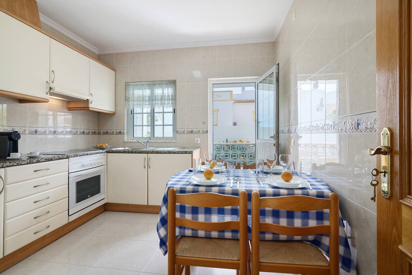 Foto 11 von 30: Apartment 'Galego A' mit Gemeinschaftspool, Garten und WLAN