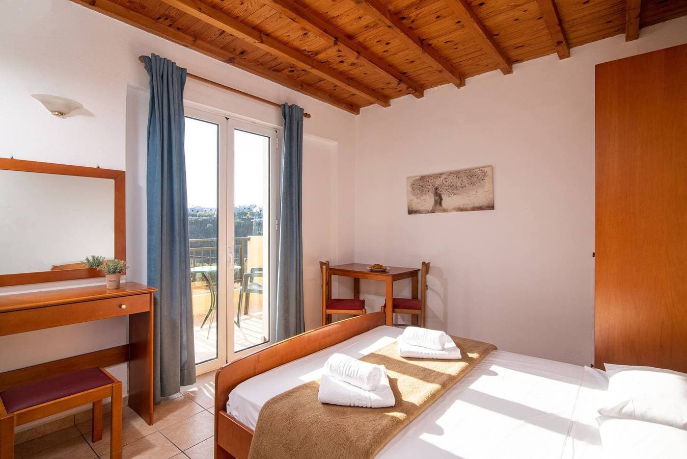 Foto 5 von 22: Gemütliches Studio mit Gemeinschaftspool und wunderschönem Garten
