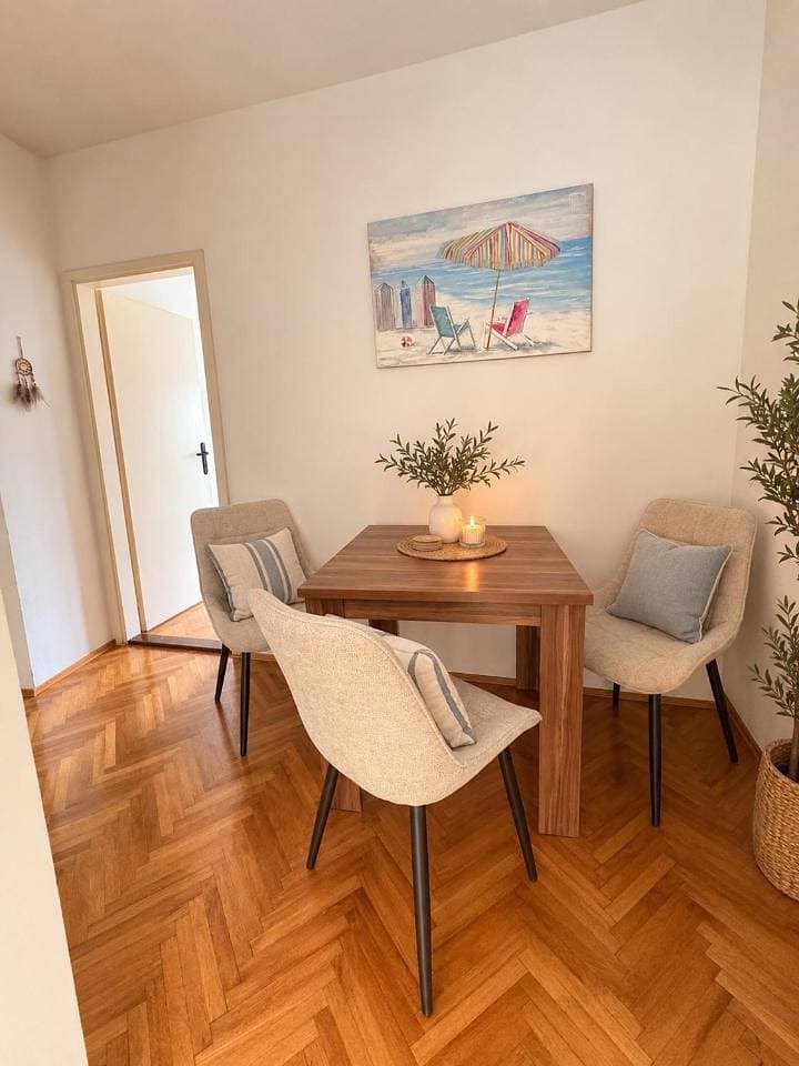 Foto 6 von 13: Two-Bedroom Apartment with City View
