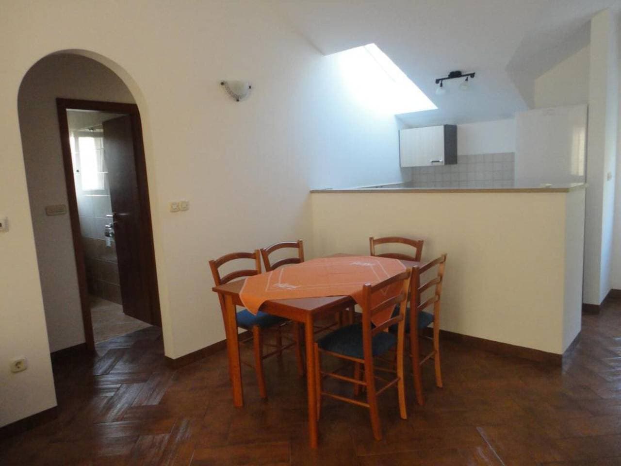 Foto 4 von 11: Apartments Marija Slano- Two-Bedroom Apartment with Balcony and Sea View - 1 (A)