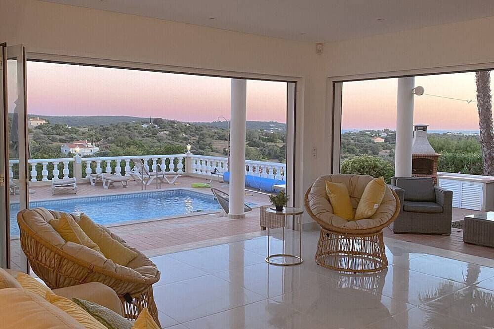 Foto 10 von 30: Luxusvilla auf eigenem Grundstück, 4 Schlafzimmer, 4 Badezimmer mit beheiztem Pool