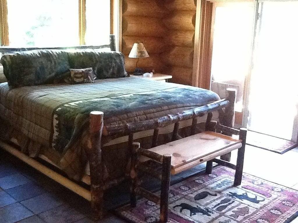 Foto 5 von 44: Lake Front Lodge am Swiftsee
