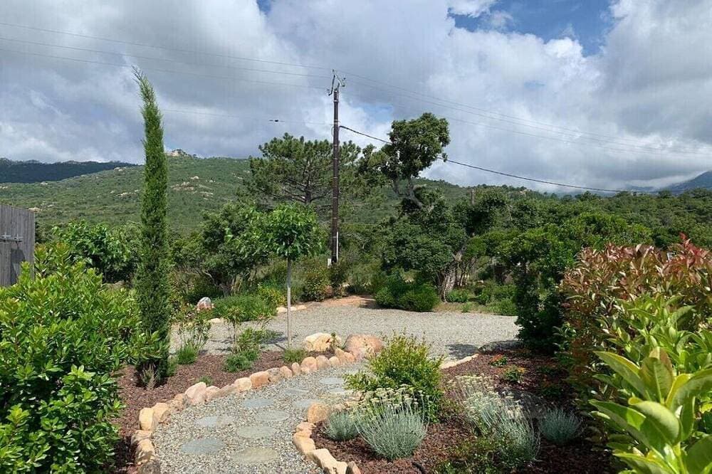 Foto 11 von 30: Villa Near Porto Vecchio with Private Heated Pool Summer Kitchen