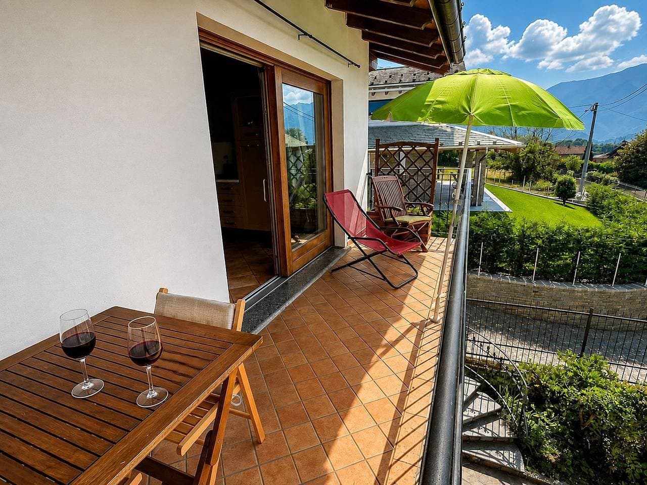 Foto 2 von 29: Leonardo Panorama Landhaus-Ferienwohnung mit Seeblick