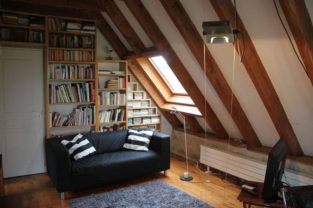 Foto 12 von 30: Eine authentische Scheune aus weißem Stein, renoviert für 4 Personen, mit Kamin