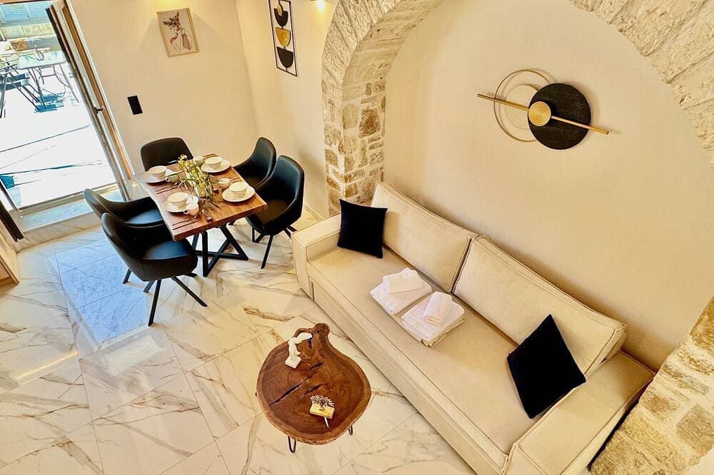 Foto 11 von 27: Skouna 1 Luxury Suite