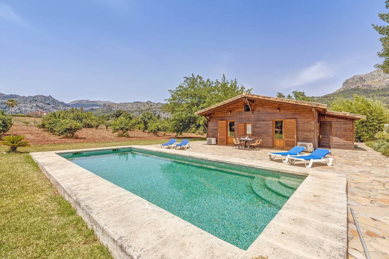 Foto 2 von 27: Landhaus „L'Hort Nou“ mit Pool, Garten und Bergblick
