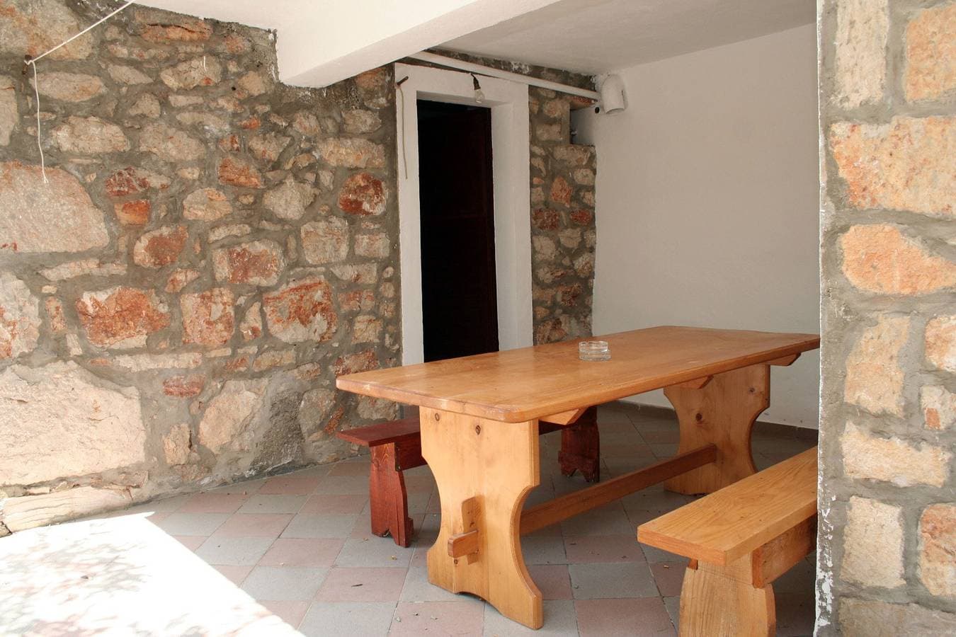2-Zimmer-Ferienwohnung am Strand Basina, Hvar A-4599-f 1