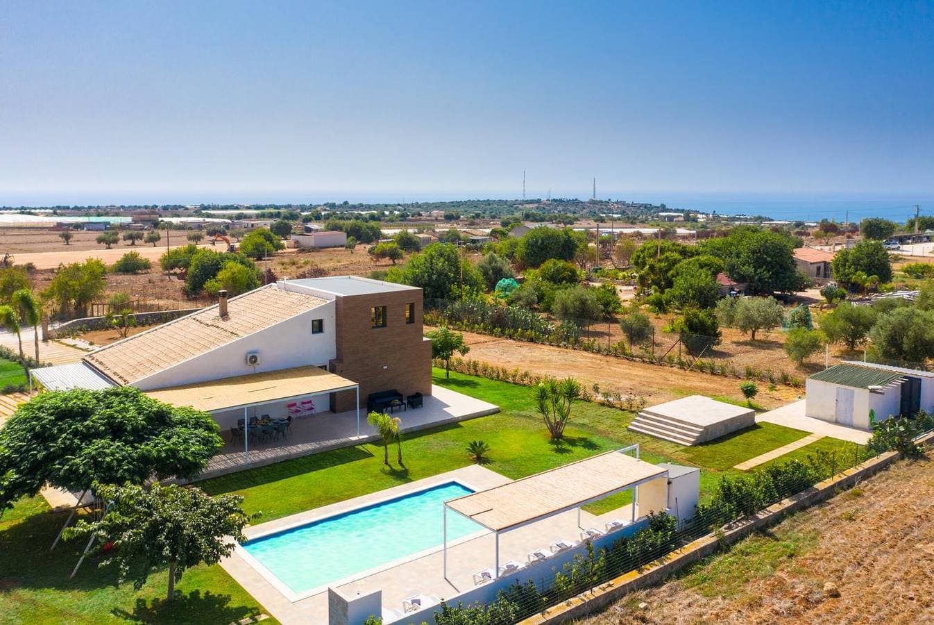 Foto 2 von 43: Villa für 8 Personen mit Garten