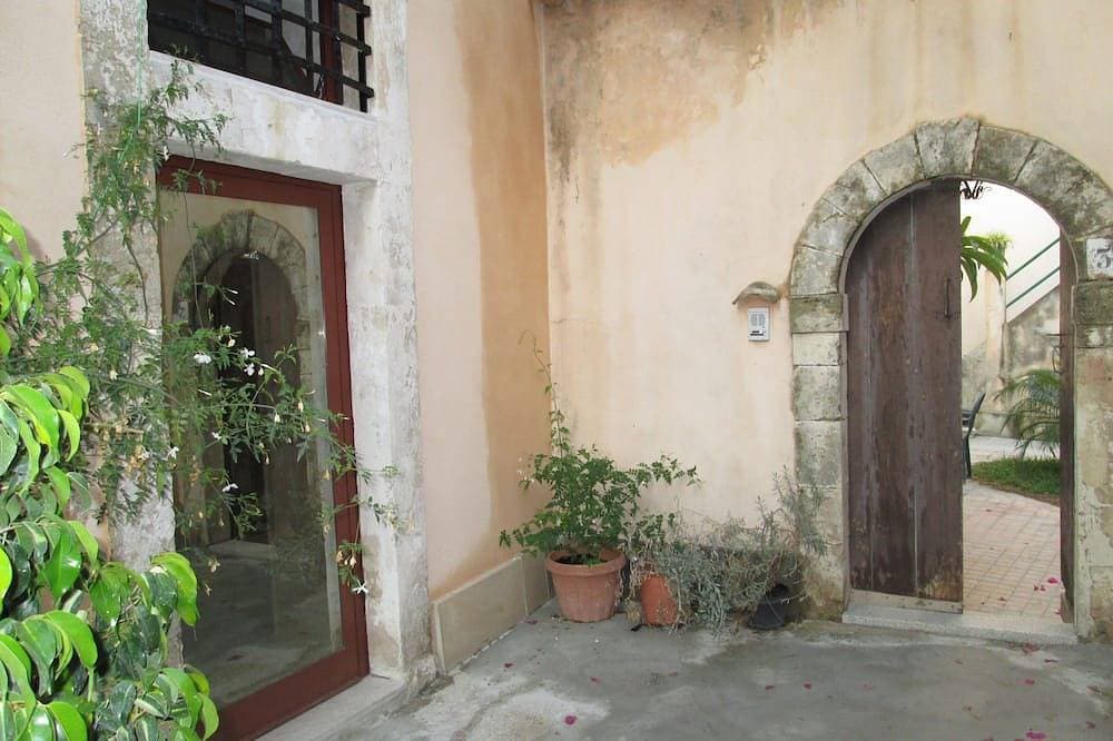 Foto 12 von 30: Haus im historischen Zentrum von Noto mit privatem Garten