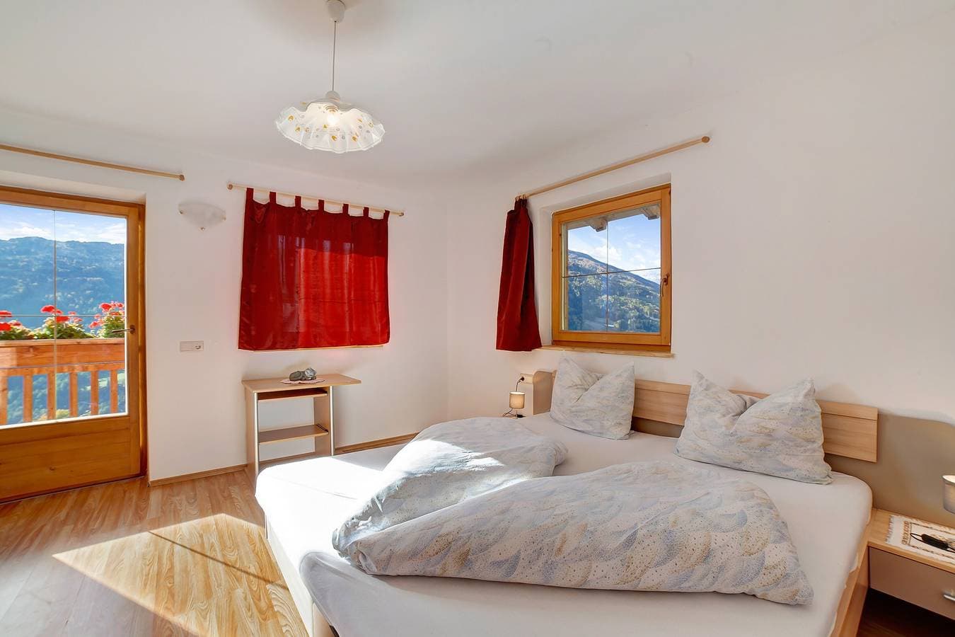 Foto 7 von 19: Ferienwohnung "Unterstuanerhof Hochwilde" mit Bergblick, Garten, Balkon & WLAN