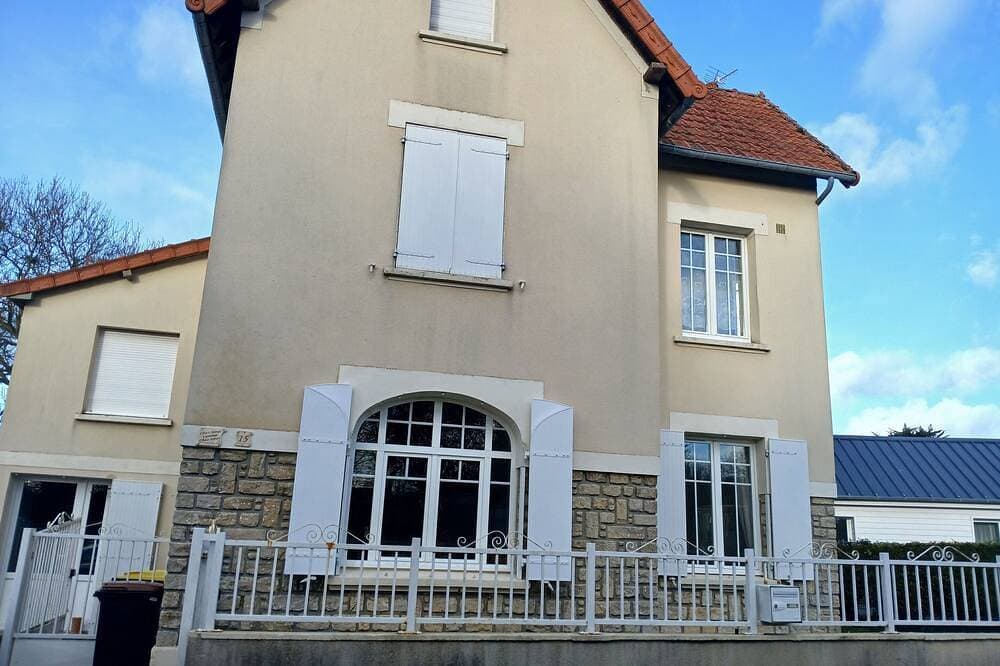 Comfortable house on the D-Day landing beaches 1
