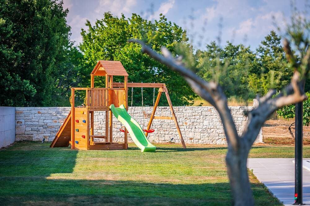 Foto 6 von 30: Neubau Villa Vitis Vitae ***** 1. 400m2 Gartenfläche, Zentralistrien