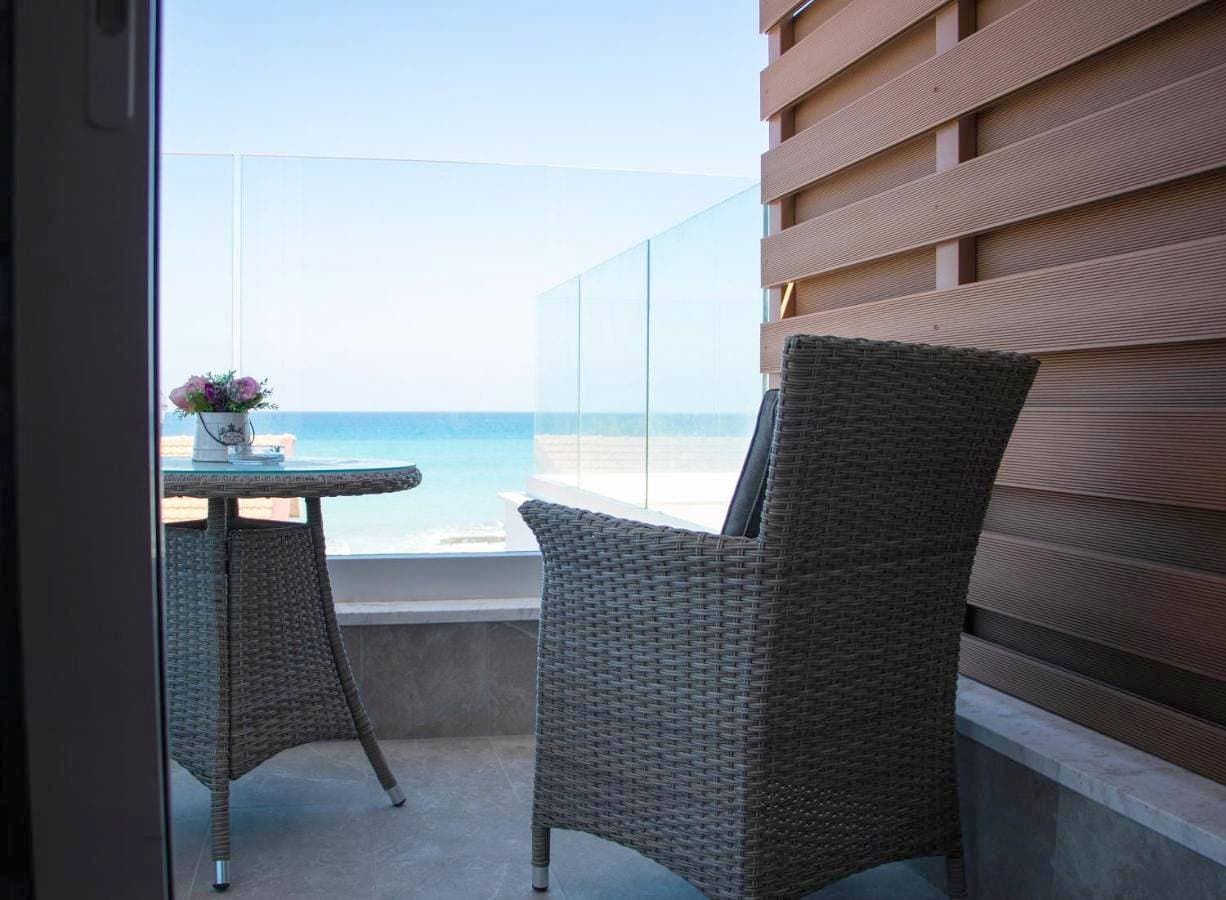 Foto 3 von 13: Studio Apartment with Sea View