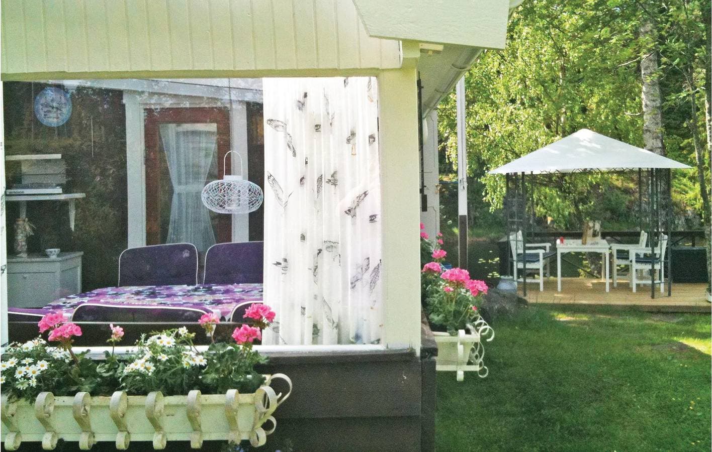 Foto 8 von 26: Ferienhaus für 4 Personen mit Seeblick