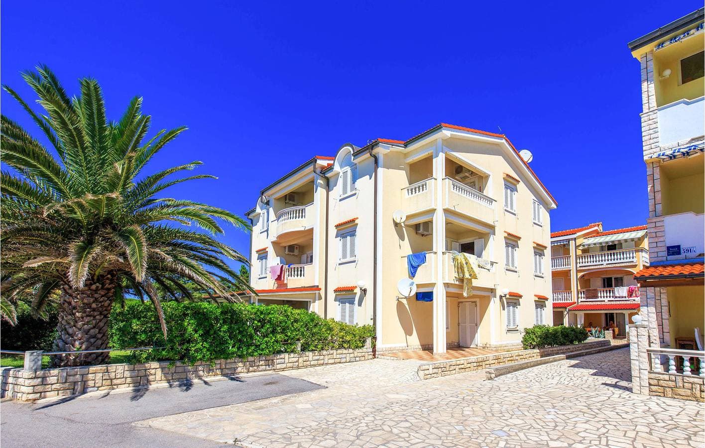 Foto 3 von 34: Gemütliche Ferienwohnung am Meer mit Terrasse und moderner Ausstattung