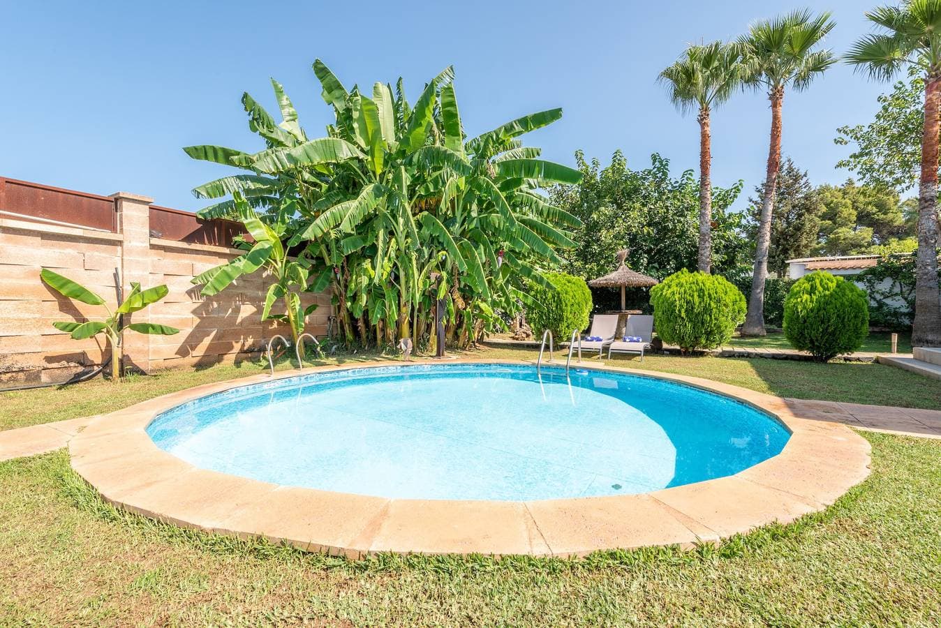 Foto 4 von 24: Äußerst moderne Villa „Zoe“ mit Pool