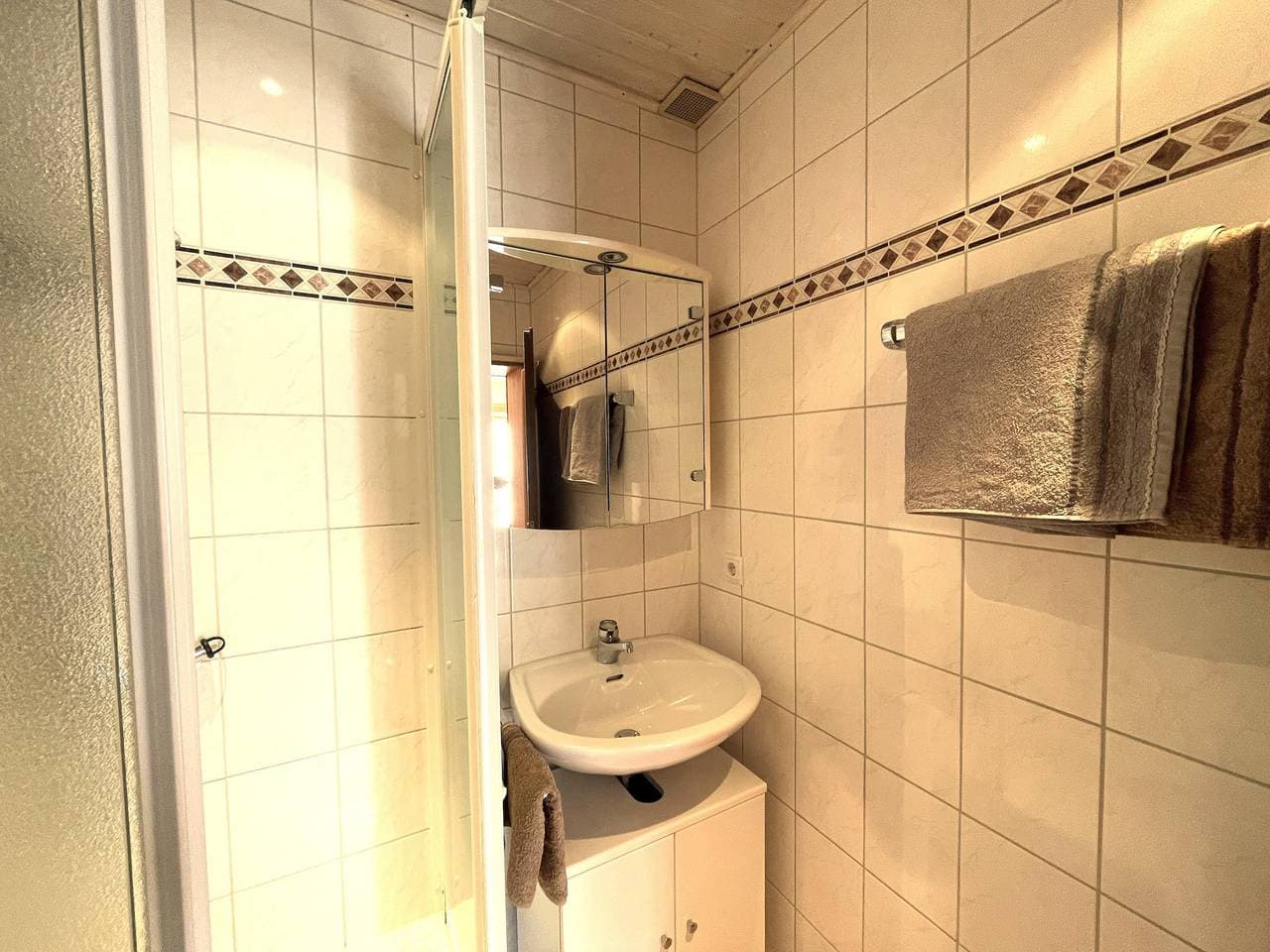Foto 9 von 23: Nr. 2 "Schöttelkar" Fewo,Wohn-Schlaf., Du und Wc