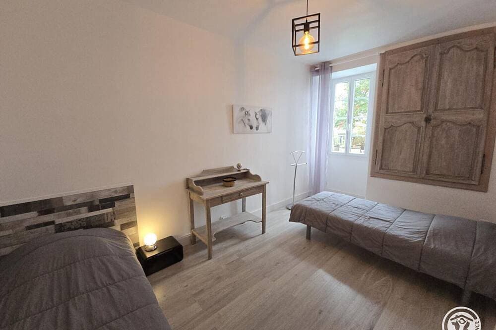 Foto 6 von 27: Großes Haus mit privatem Pool, Parkplatz und Haustiere erlaubt