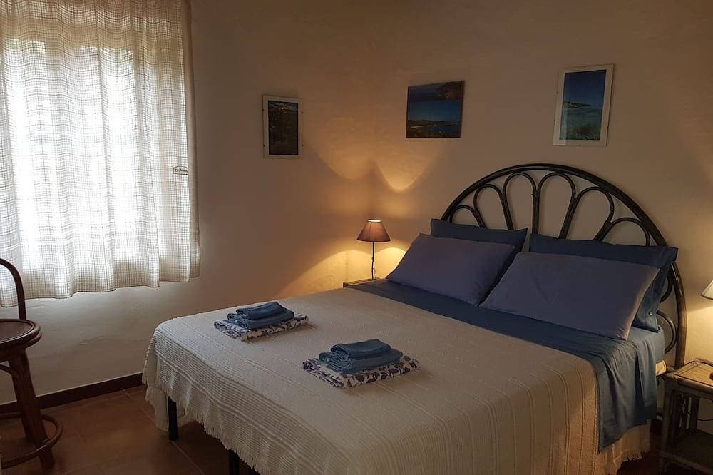 Foto 3 von 30: Eighteenth-century villa with pool sleeps seven