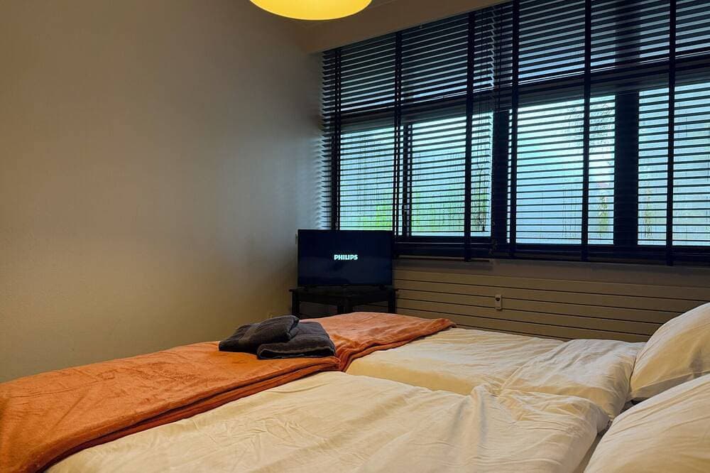 Accommodation with private bathroom, TV & WiFi - Quiet in Antwerp 1