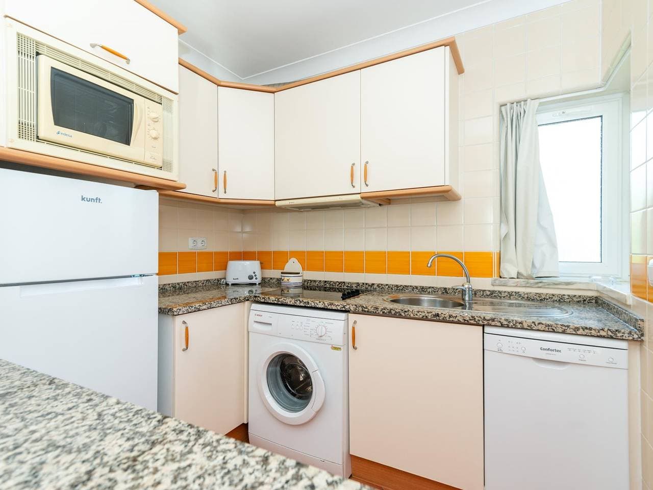 Foto 11 von 35: Ferienwohnung für 4 Personen mit Terrasse