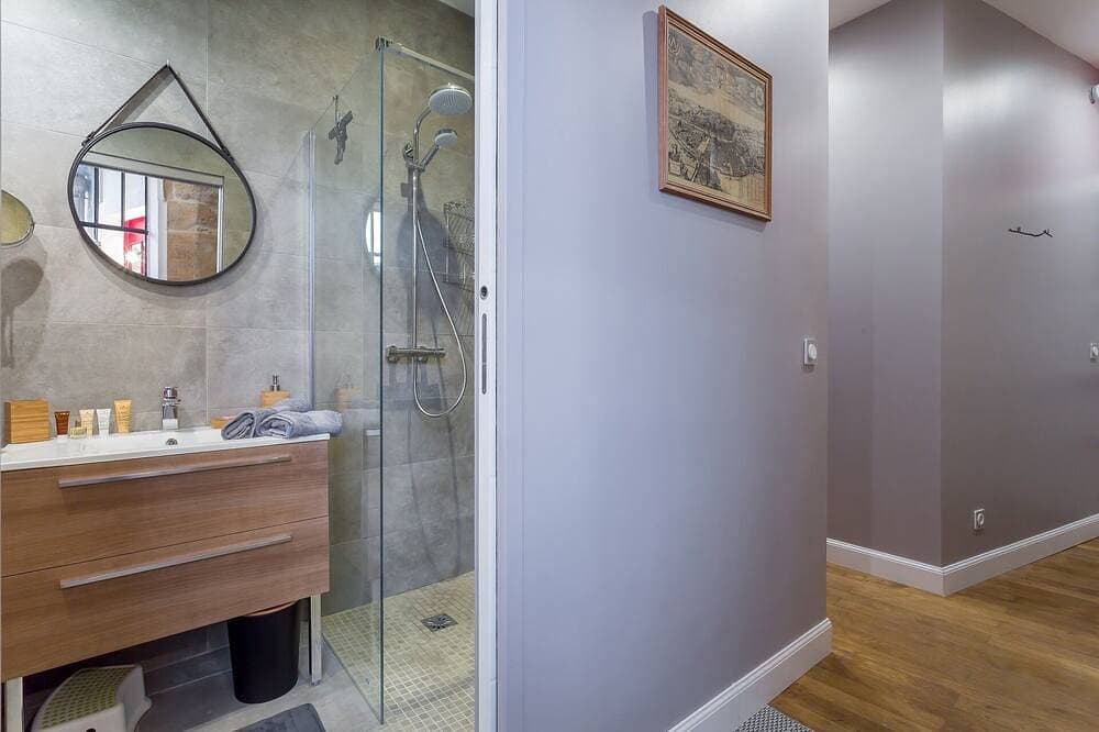 Foto 5 von 26: Apartment-Ensuite mit Dusche-Les toits du Vieux Lyon