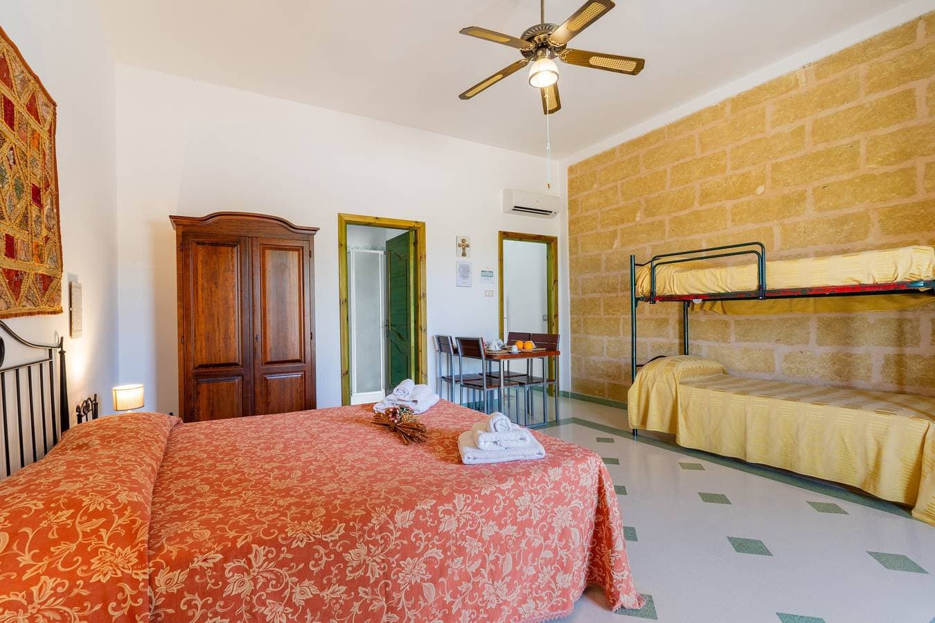 Foto 4 von 29: Ferienwohnung "Domus Mea Salento Arazzo Rosso" mit Gemeinschaftspool, Gemeinschaftsterrasse und WLAN