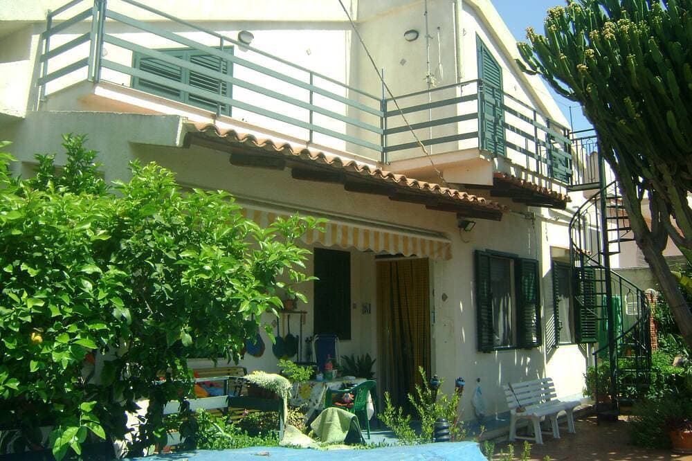 Villa Gina an der Küste von Avola 1