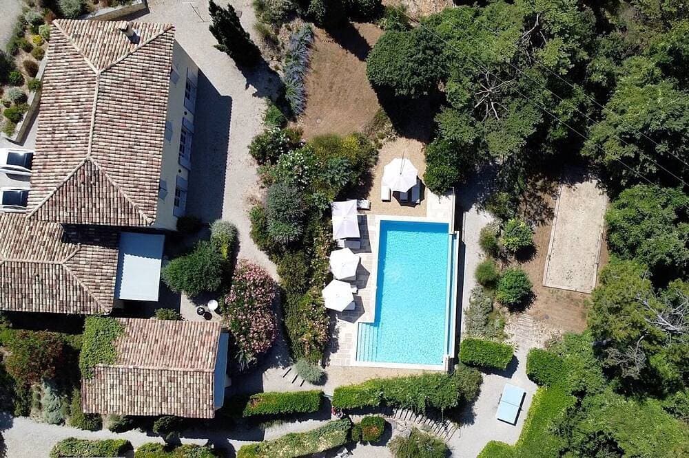Foto 6 von 30: Villa Verdi D Luft-Wohnung mit Terrasse und privatem Garten Pool