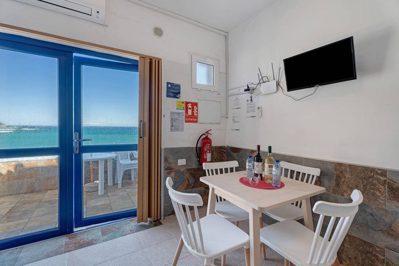 Foto 3 von 29: Apartment 'Playa Azul - 1' mit Meerblick, WLAN und Klimaanlage