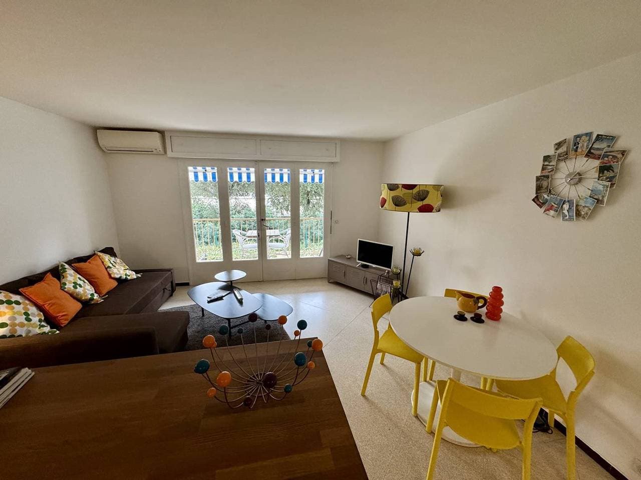 Foto 4 von 16: Klimatisierte 2-Zimmer-Wohnung nahe Stadtzentrum mit WLAN, Balkon & Parkplatz
