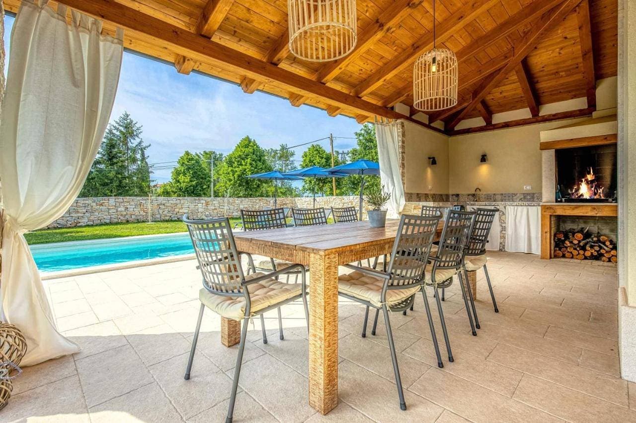 Foto 4 von 5: Villa with Private Pool