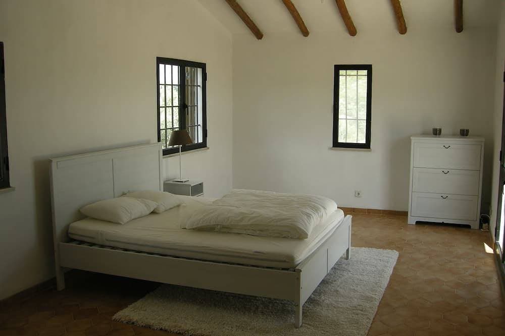 Foto 3 von 30: Wunderschöne Villa mit 5 Schlafzimmern, 4 Bädern, absolute Ruhe, tolle Aussicht, sehr gut gelegen