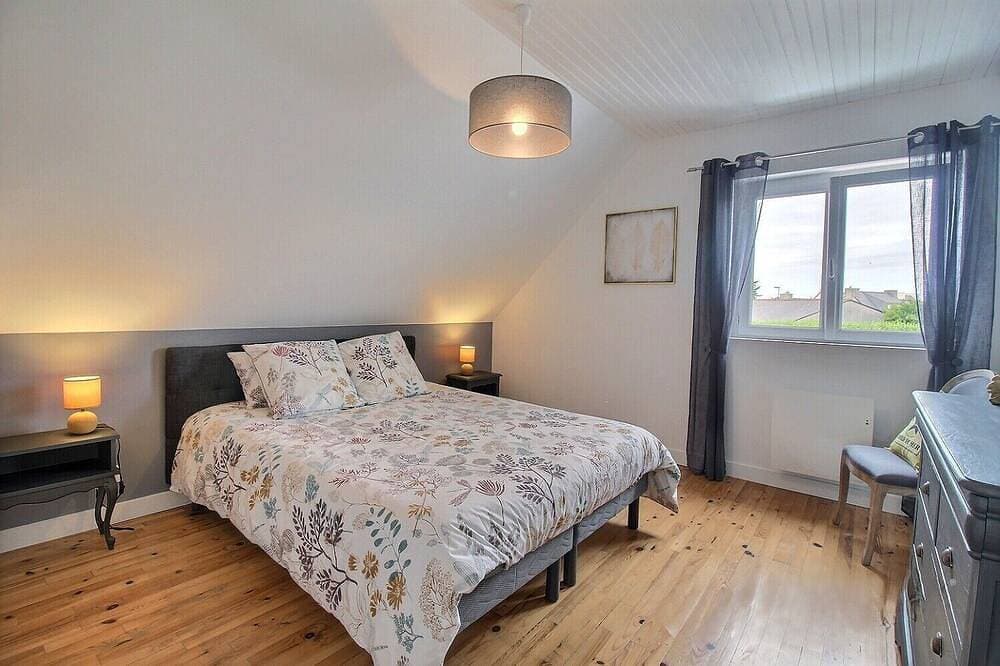 Foto 2 von 30: Nur einen Steinwurf vom Strand entfernt. Haus komplett renoviert 2020, Schlafplätze für 6-8.