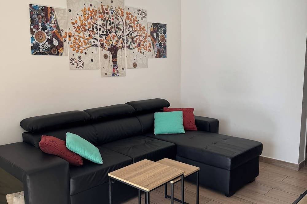 Foto 10 von 25: Ferienhaus im Erdgeschoss der Villa mit privatem Pool