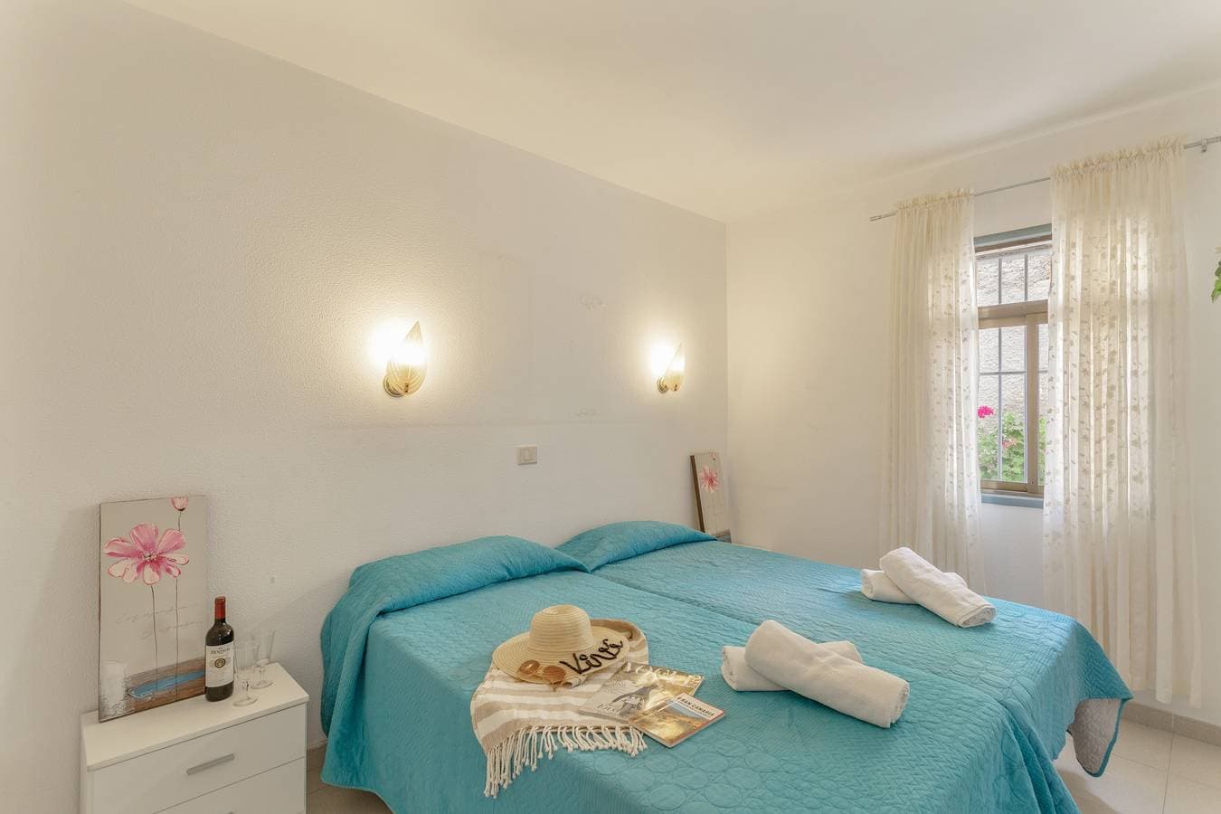 Foto 10 von 25: Ferienwohnung 'Mirra - Meerblick' mit Meerblick, Gemeinschaftspool und WLAN