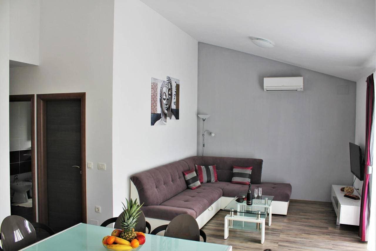 Foto 10 von 22: Two-Bedroom Apartment with Terrace