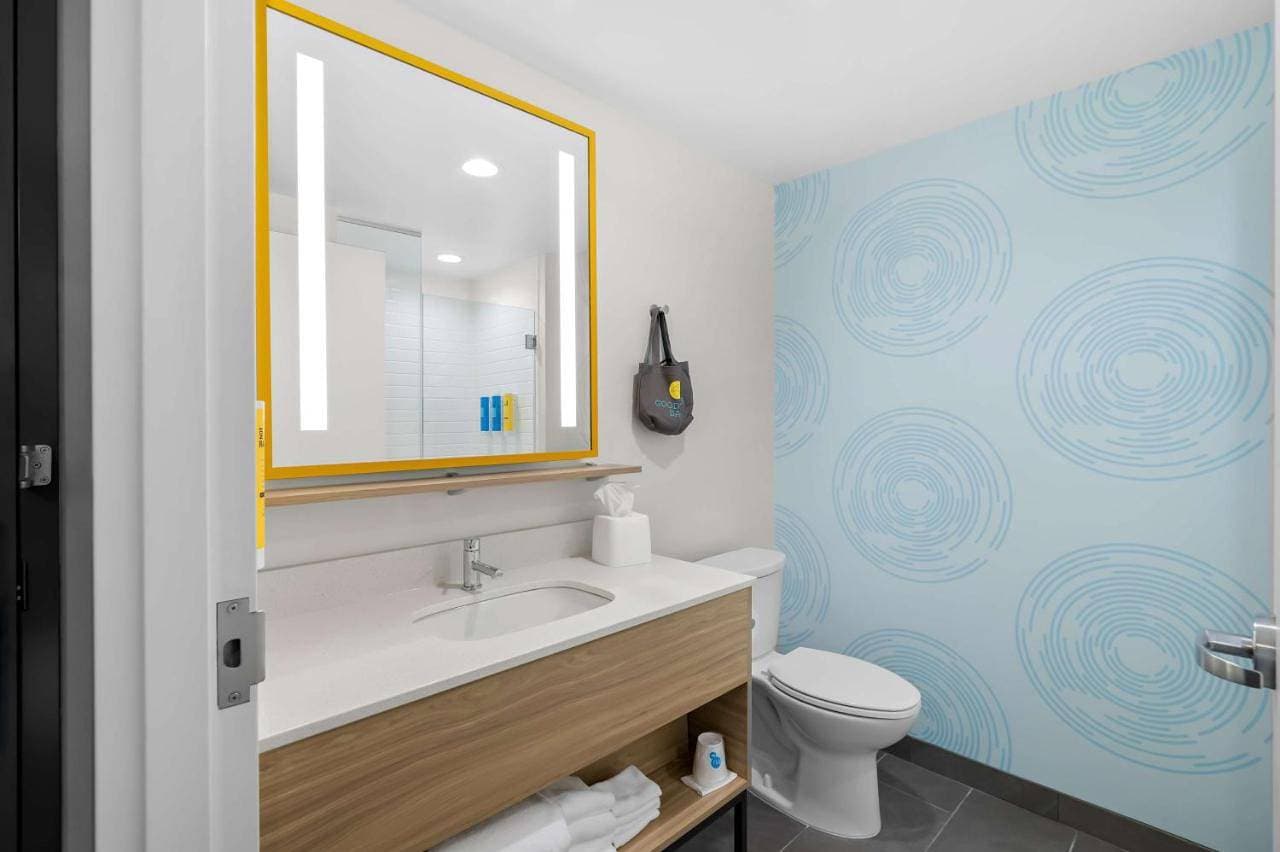 Foto 7 von 8: King Room with Walk-In Shower