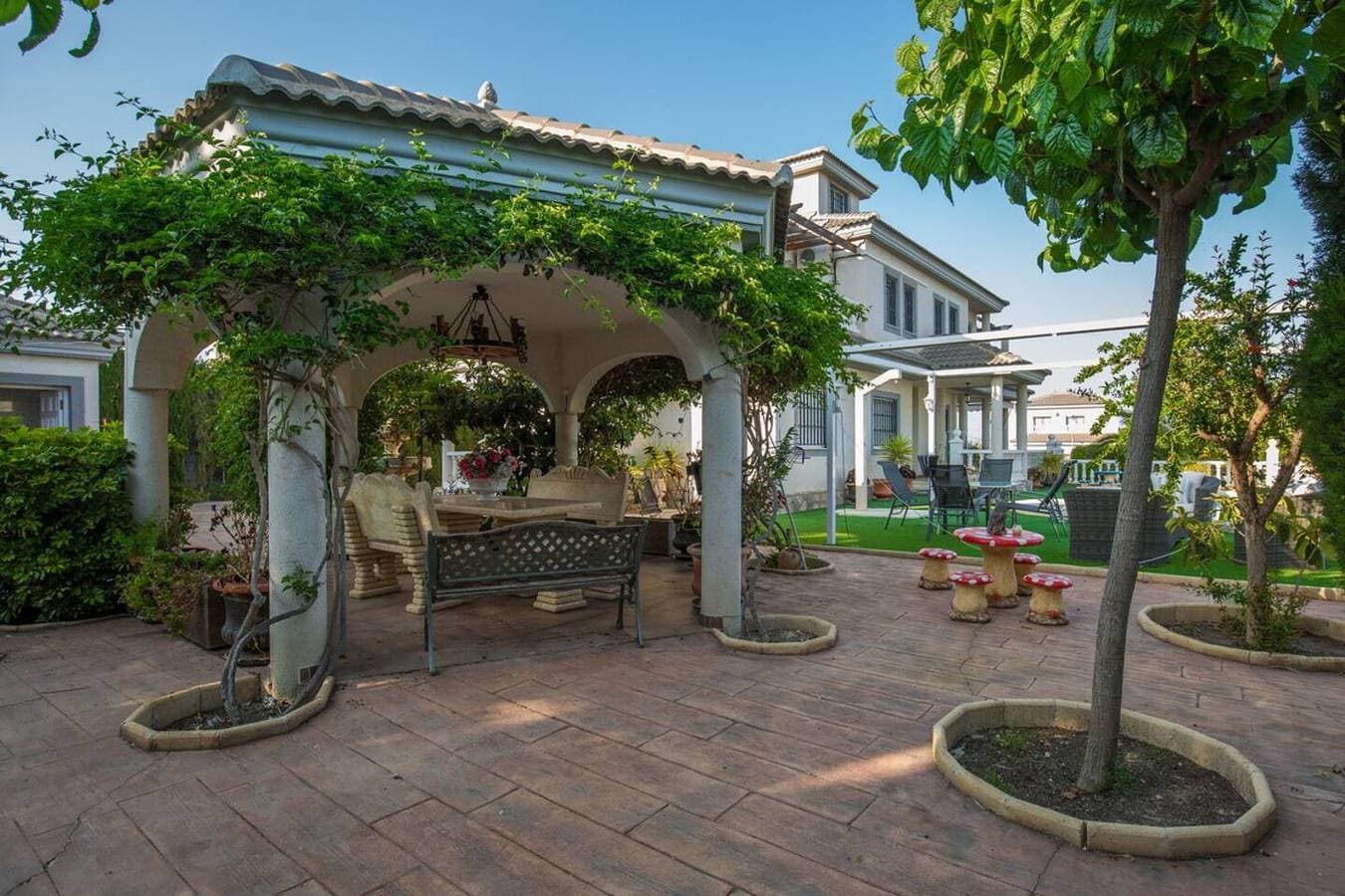 Foto 7 von 37: Villa für 12 Personen mit Terrasse