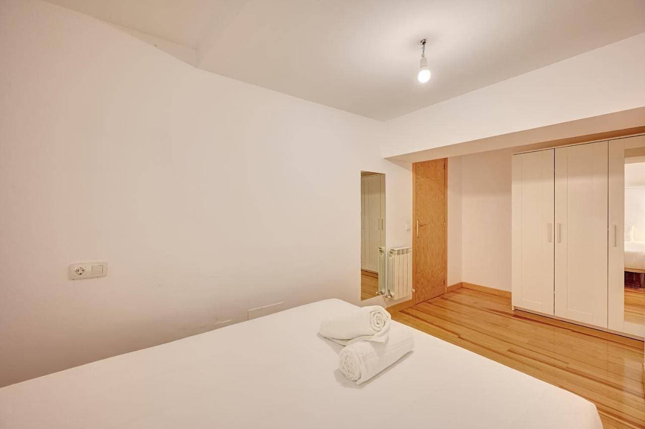 Foto 7 von 33: Two-Bedroom Apartment