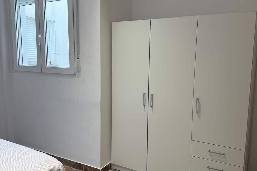 Foto 6 von 30: Brand New Duplex with Underground Private Parking: 15-20 minutes to beaches
