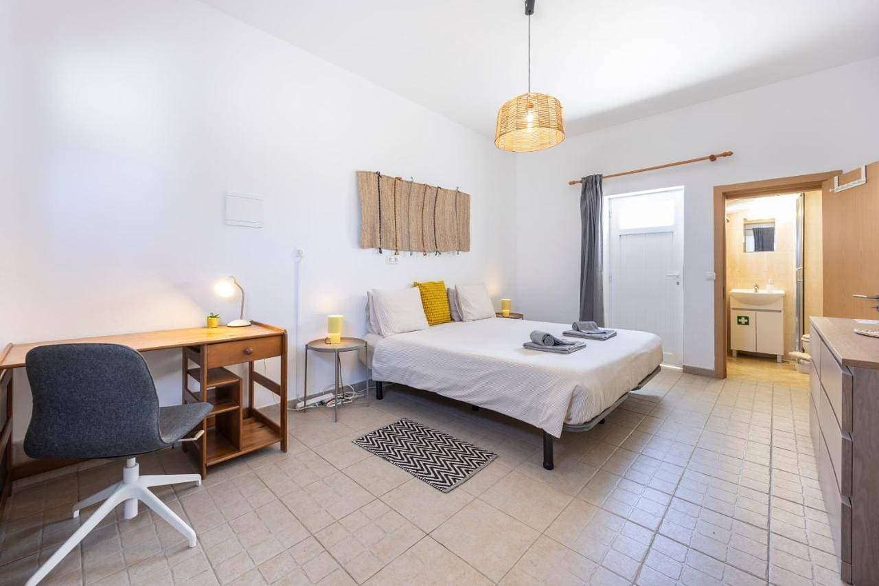 Foto 4 von 15: Double or Twin Room with Shared Bathroom