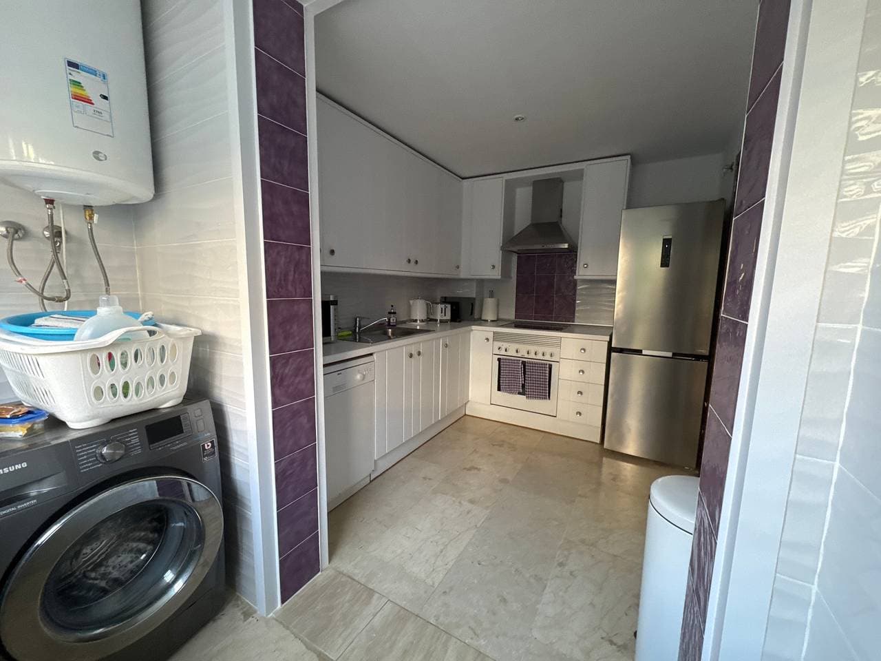 Foto 8 von 43: Geräumige Erdgeschosswohnung mit Gemeinschaftspool, Terrasse & WLAN